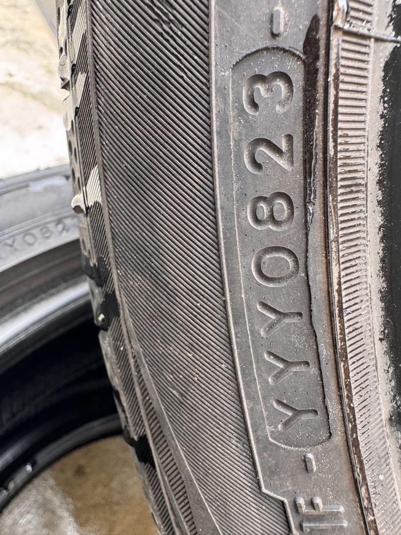 ※723※専用中古60プリウス　新車装着タイヤ　195/50R19