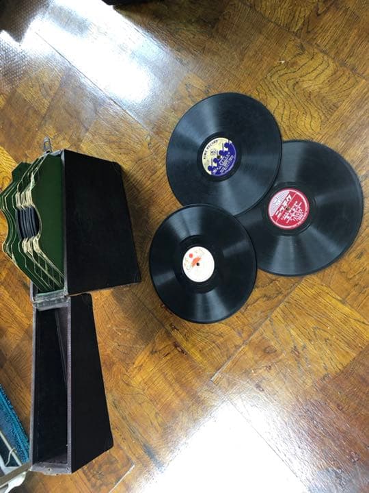 戦前レコード15枚とレコードケース。2。軍歌、ブルース、歌謡曲