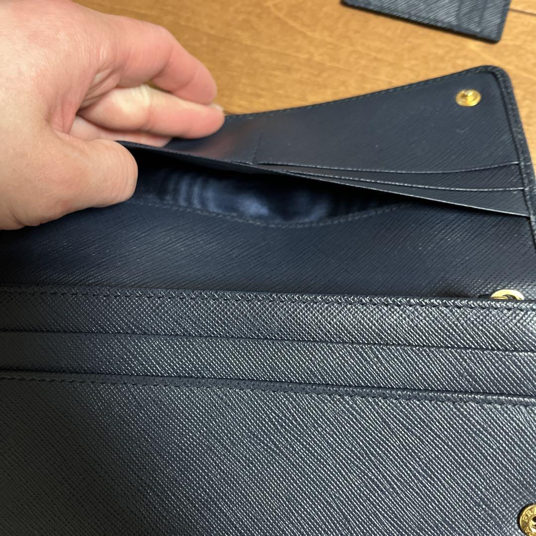 PRADA サフィアーノ長財布