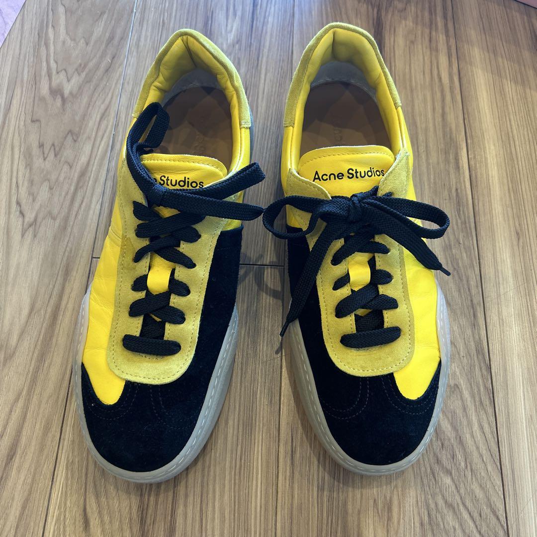 OneMall provides Mercari products: Acne Studios Yellow/Black