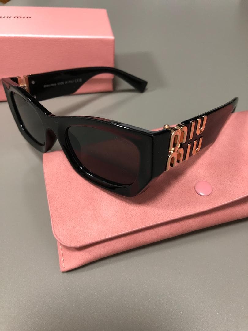 Miu Miu ブラック サングラス ケース付き