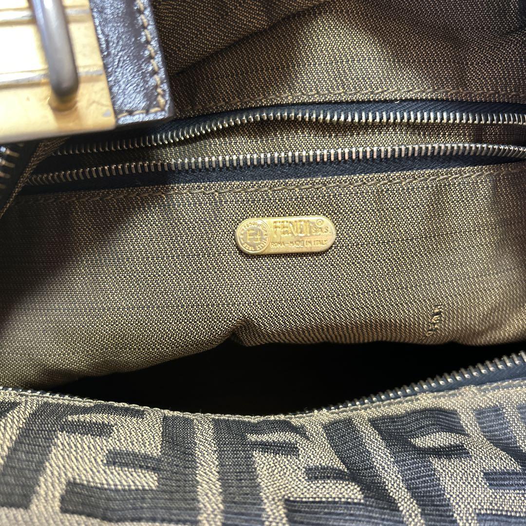 Fendi FFロゴ ボディバッグ