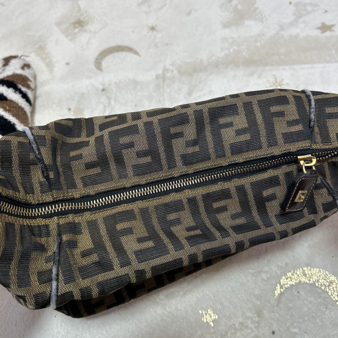 Fendi FFロゴ ボディバッグ