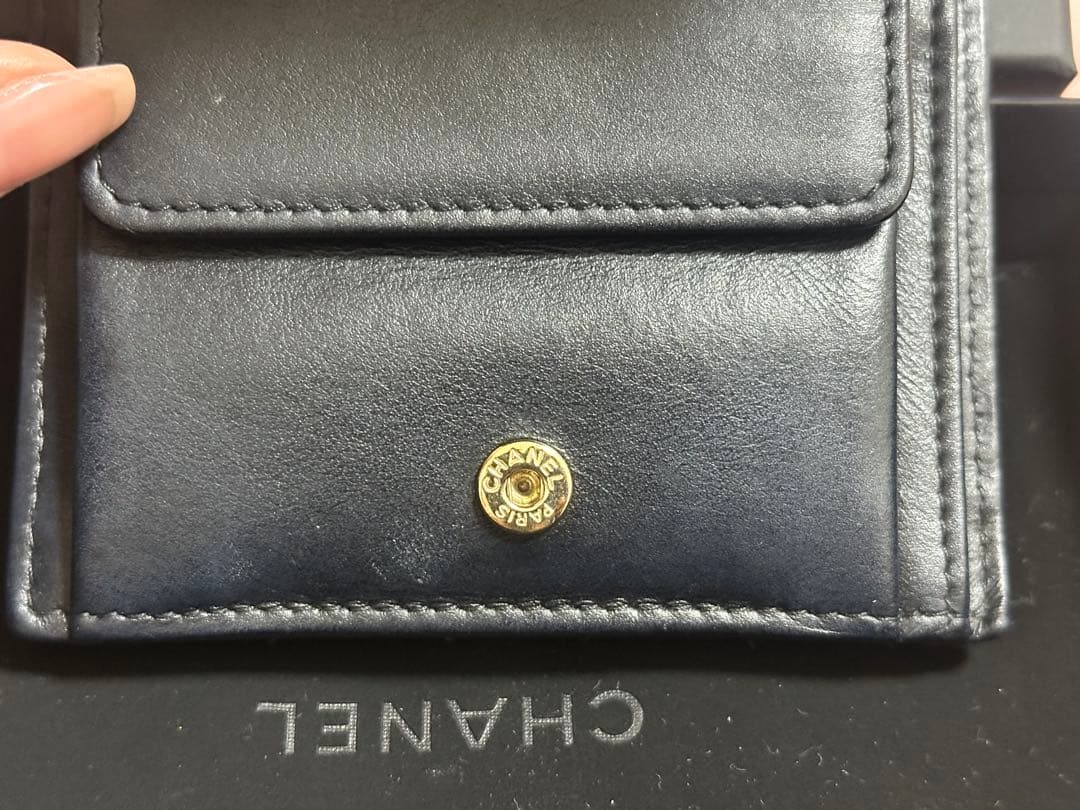 CHANEL 二つ折り財布