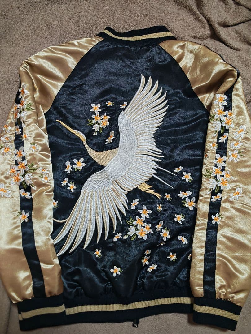 stradivarious 美品 ２面用刺繍 日本限定 スカジャン unisex