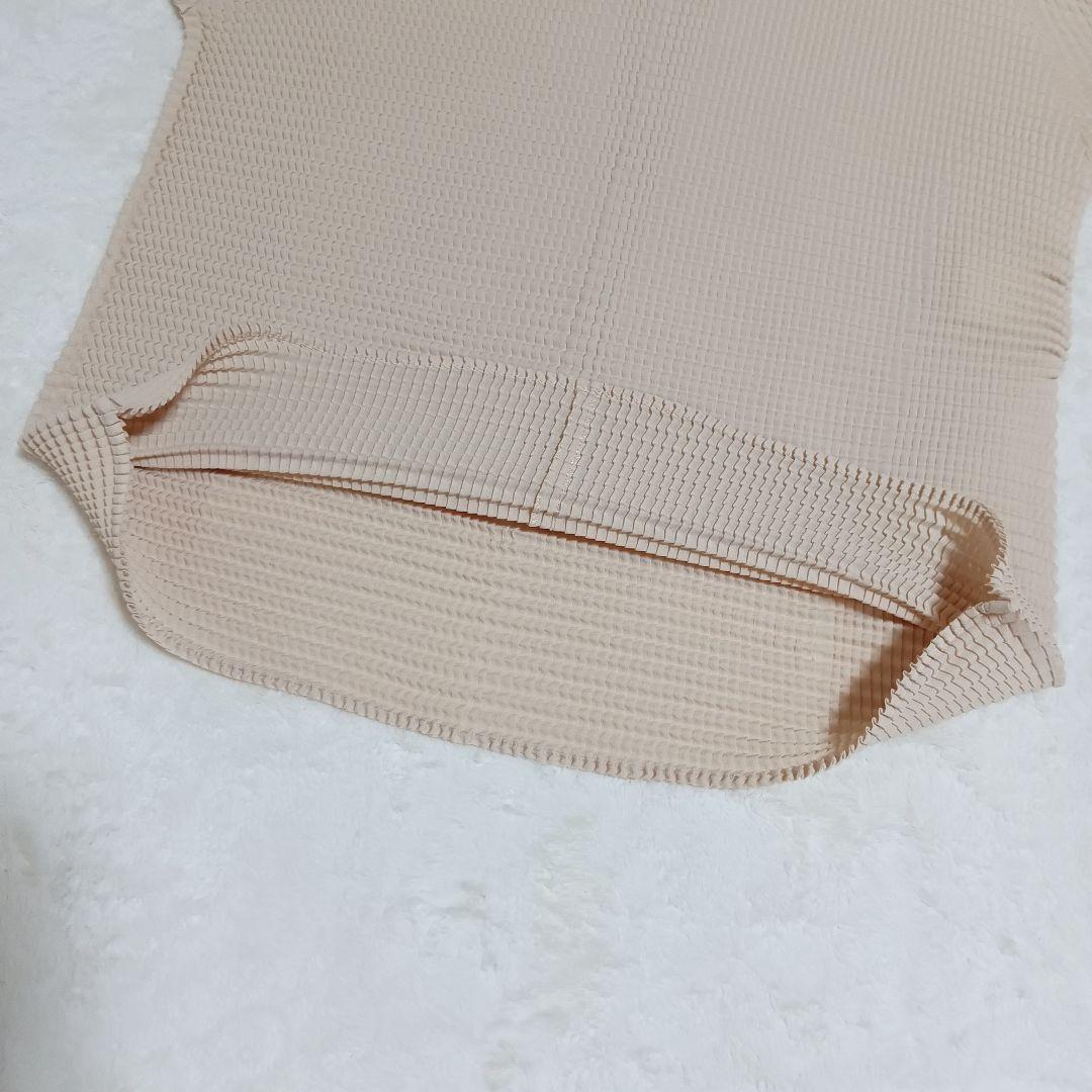 【希少品】【美品】ISSEY MIYAKE プリーツVネックカットソー M