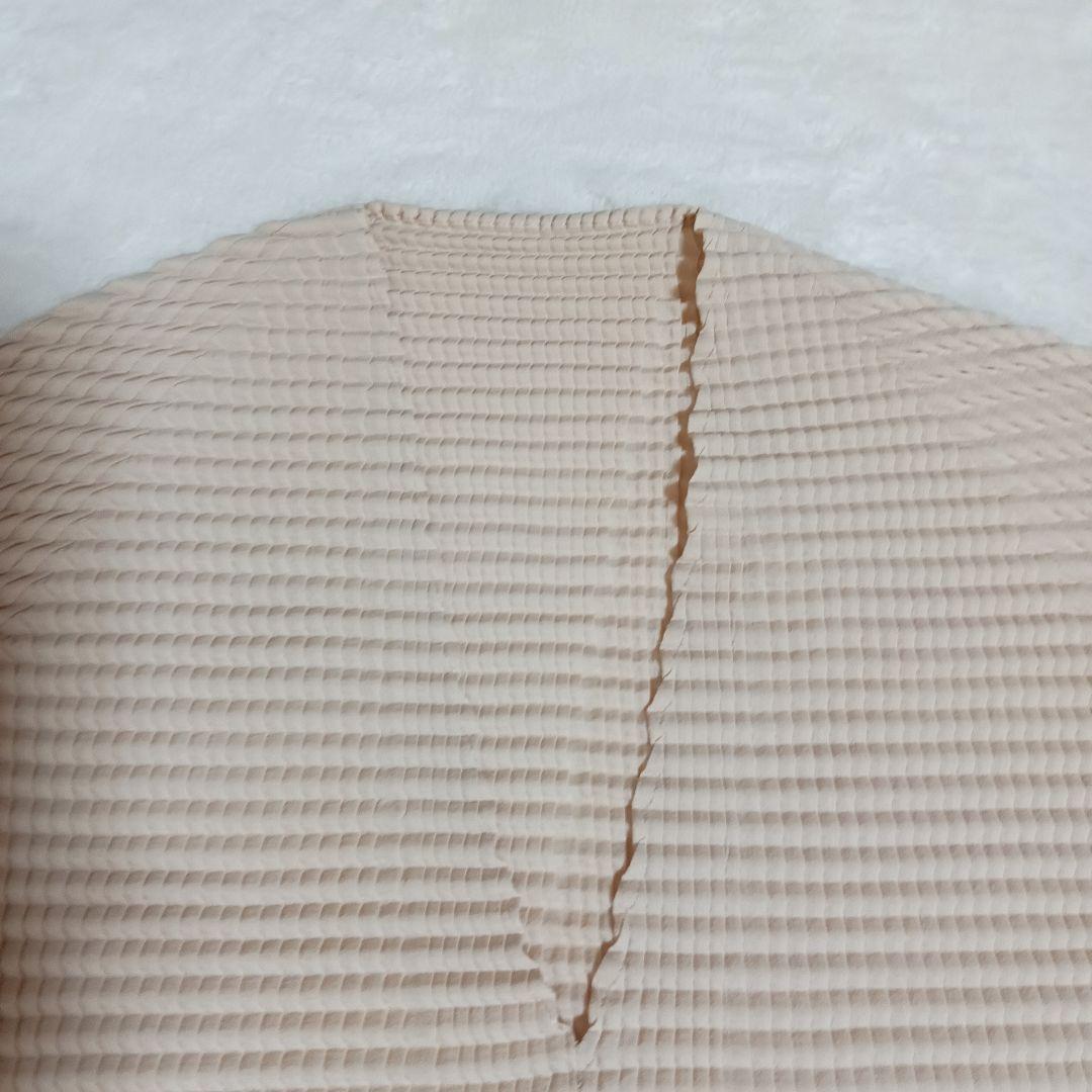 【希少品】【美品】ISSEY MIYAKE プリーツVネックカットソー M