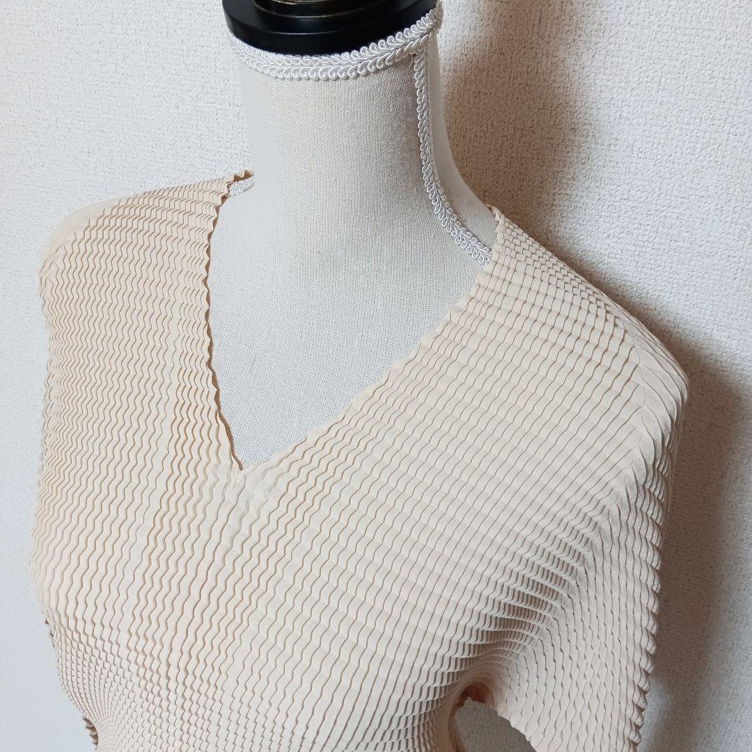 【希少品】【美品】ISSEY MIYAKE プリーツVネックカットソー M