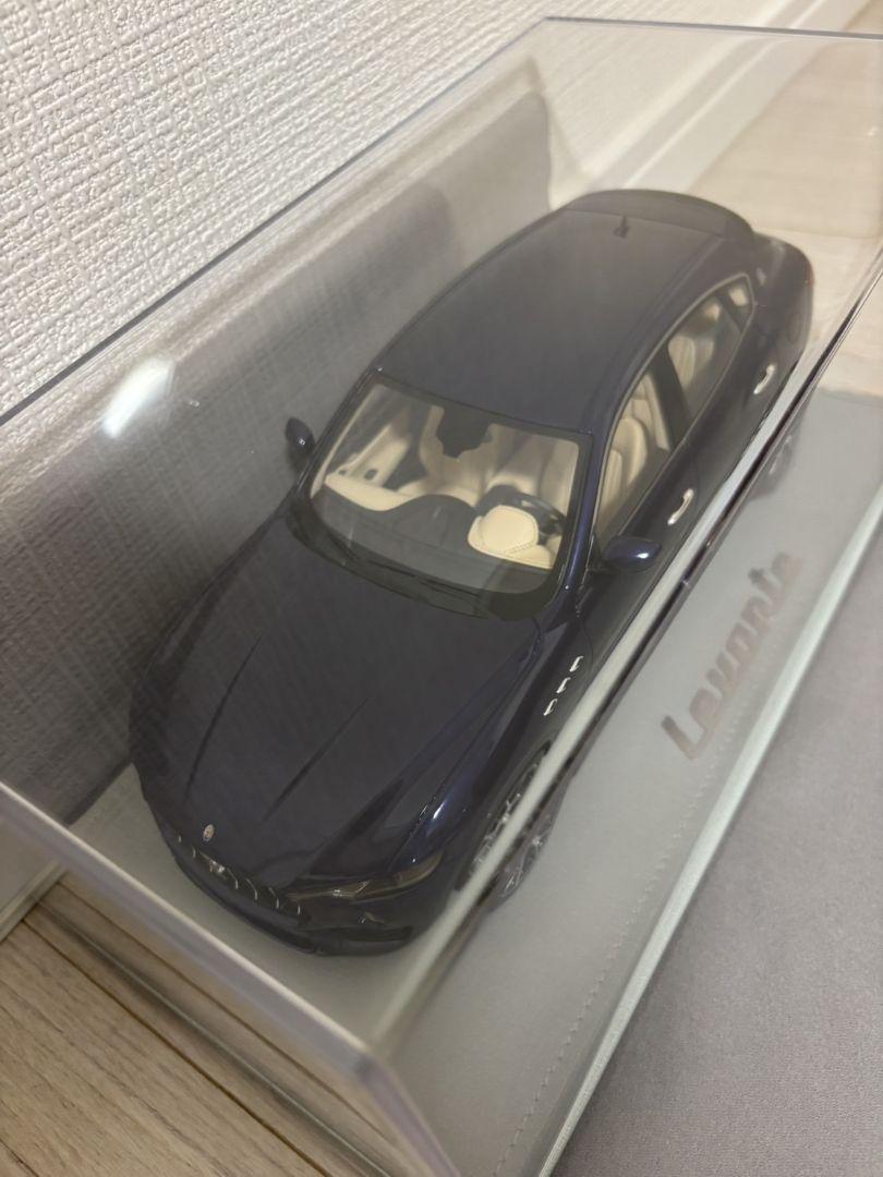 マセラティ　レヴァンテ ミニカー 1/18　ブルーパッシオーネ マセラティ レヴァンテ ミニカー 1/18 ブルーパッシオーネ