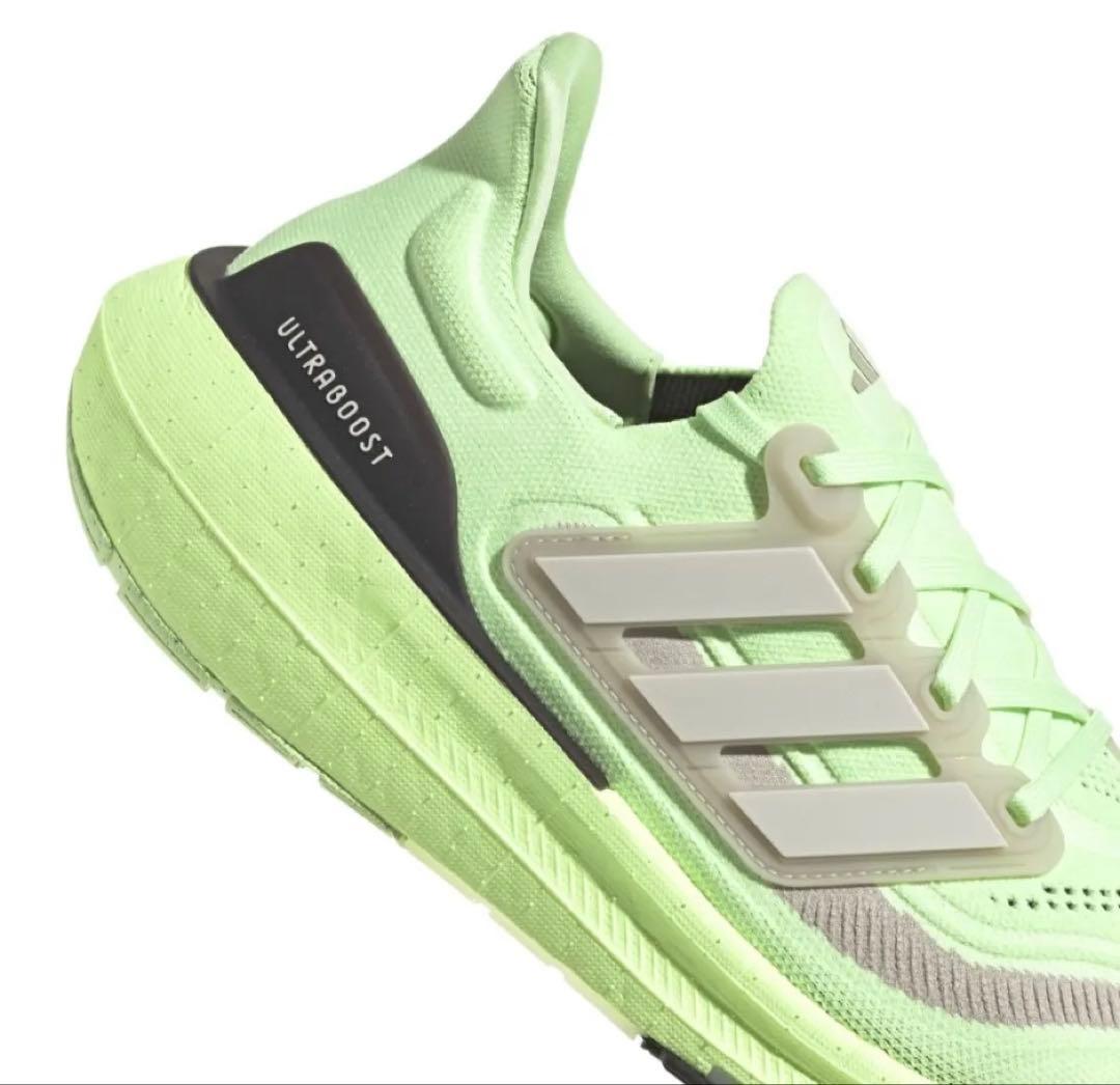 新品adidasアディダス　ウルトラブーストライト　ランニング