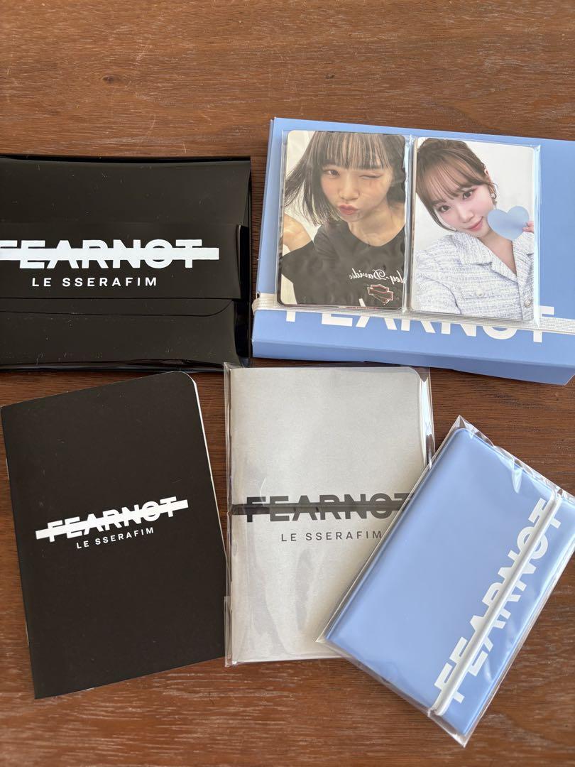 LE SSERAFIM公式ペンライト・トレカ等