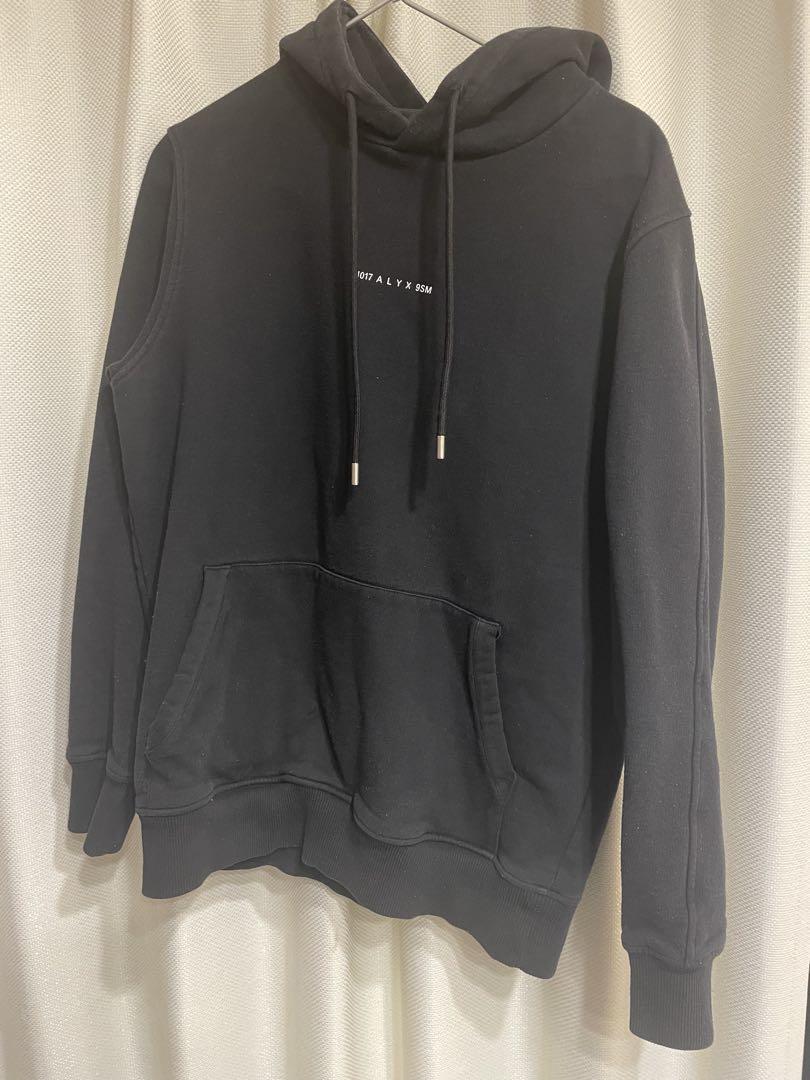 1017 Alyx 9SM♦メタル バックル カラー パーカー 1017 ALYX 9SM スタッズロゴ パーカー | ブラック | FARFETCH JP