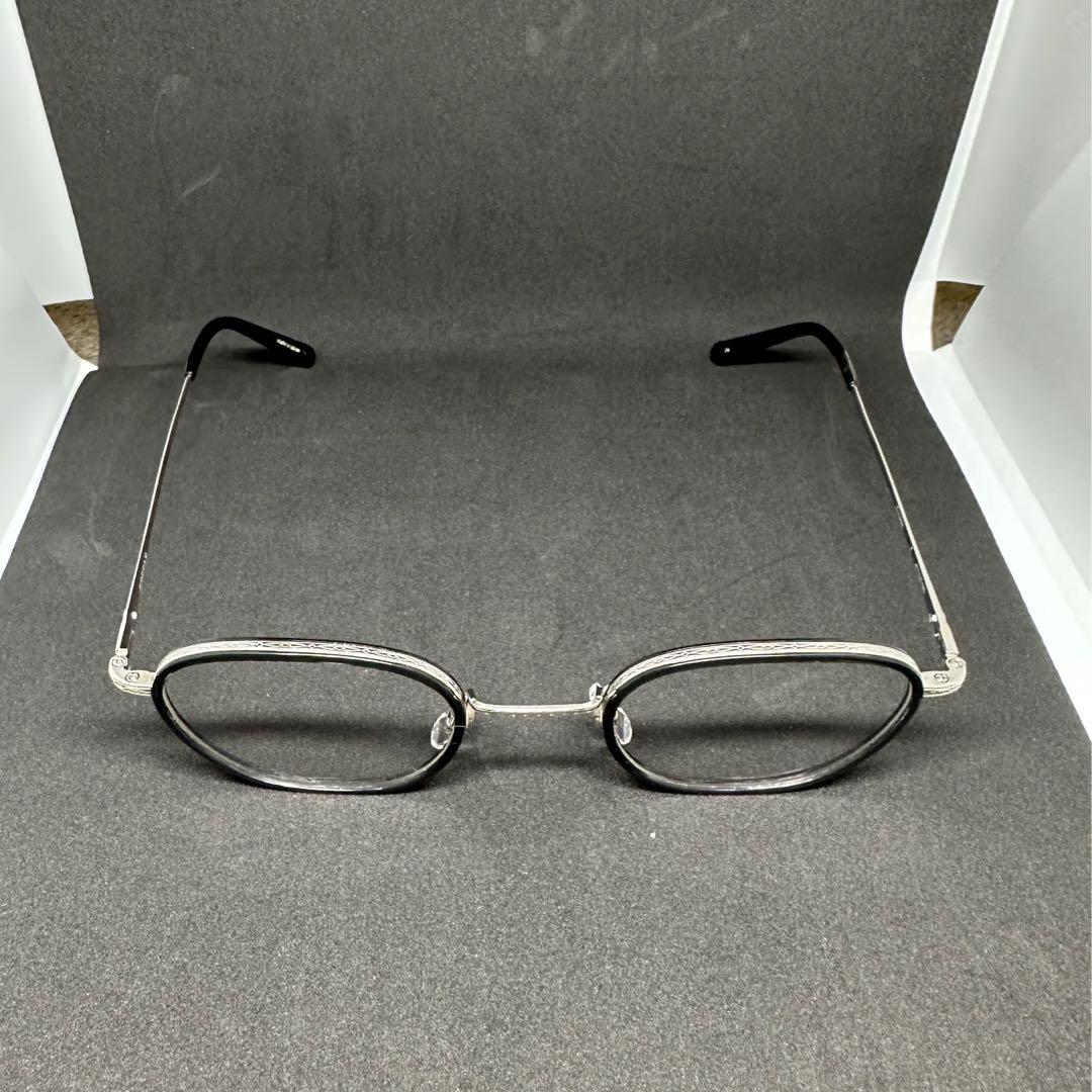 小物 eyevan escenas