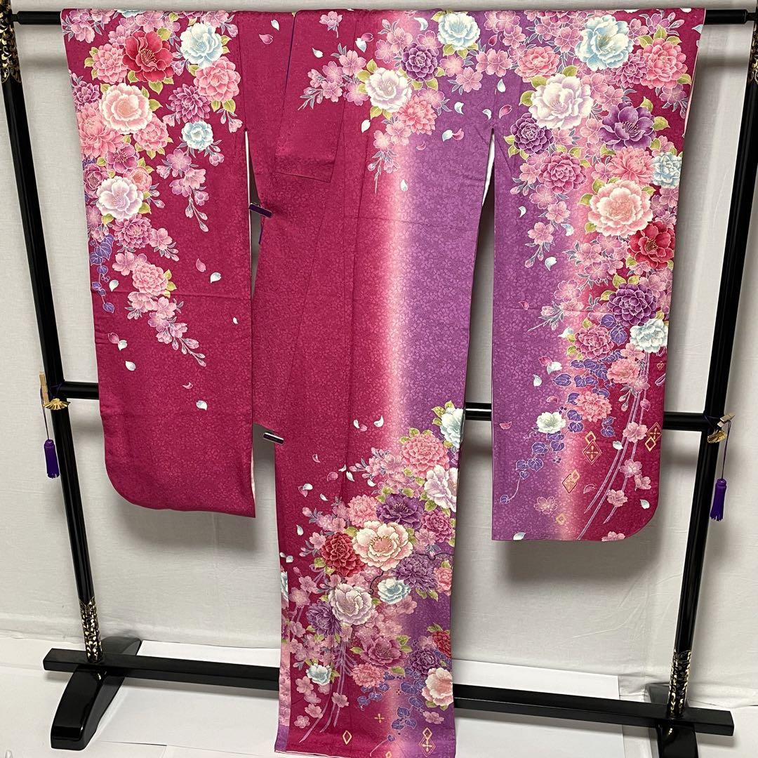 D69  振袖　牡丹　椿　花模様　金通し　正絹　着物　袷　極美品