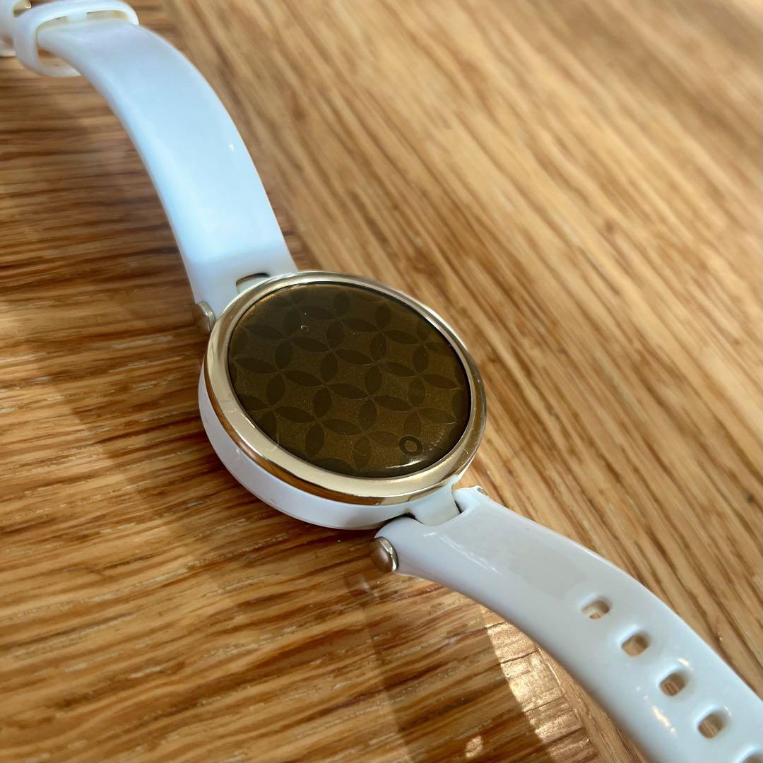 時計 GARMIN Lily Sport White / Cream Gold
