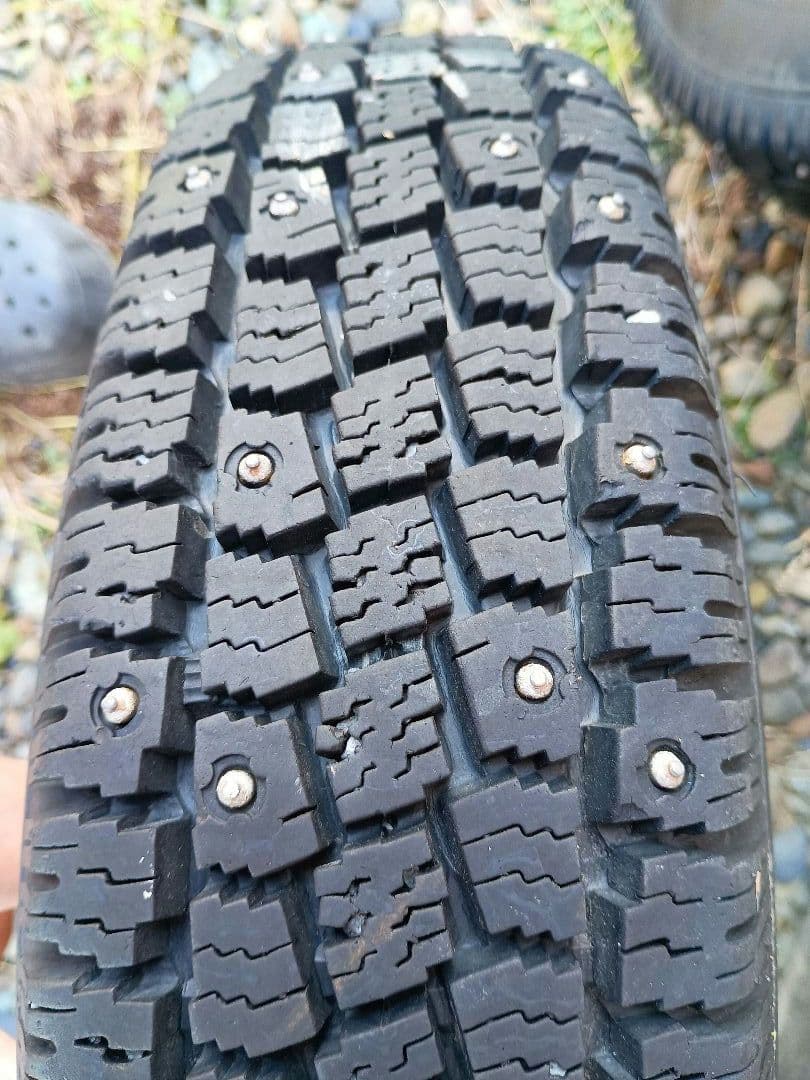 スパイクタイヤ＆スチールホイール4本傷や汚れあり