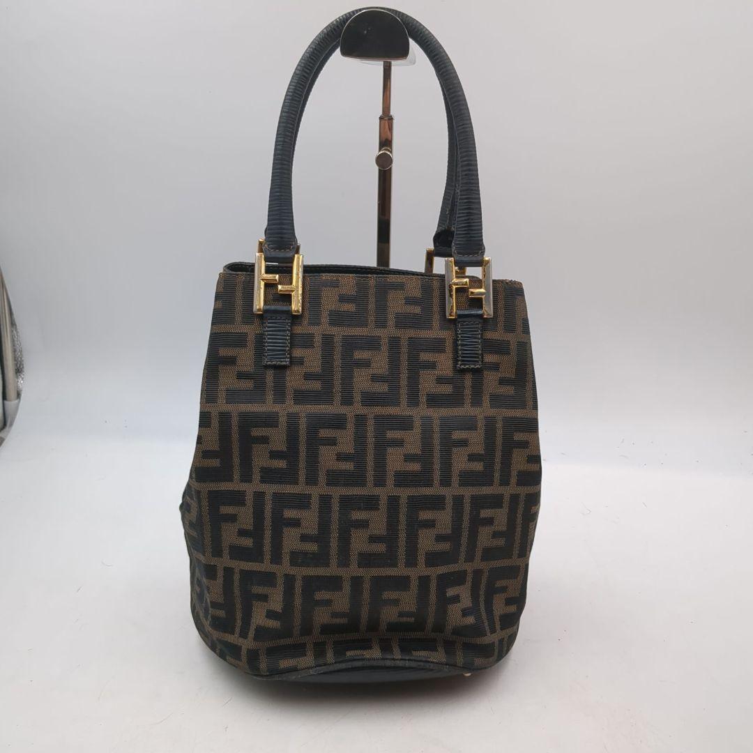 ★ フェンディ FENDI バケツ型 FF 金具 ズッカ柄 ハンドバッグ トート
