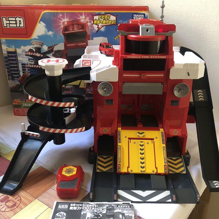 無線でピピッと出動指令 生産終了 廃番品 nxcVv-m69044141164 変形ファイヤーステーション トミカ 在庫HOT