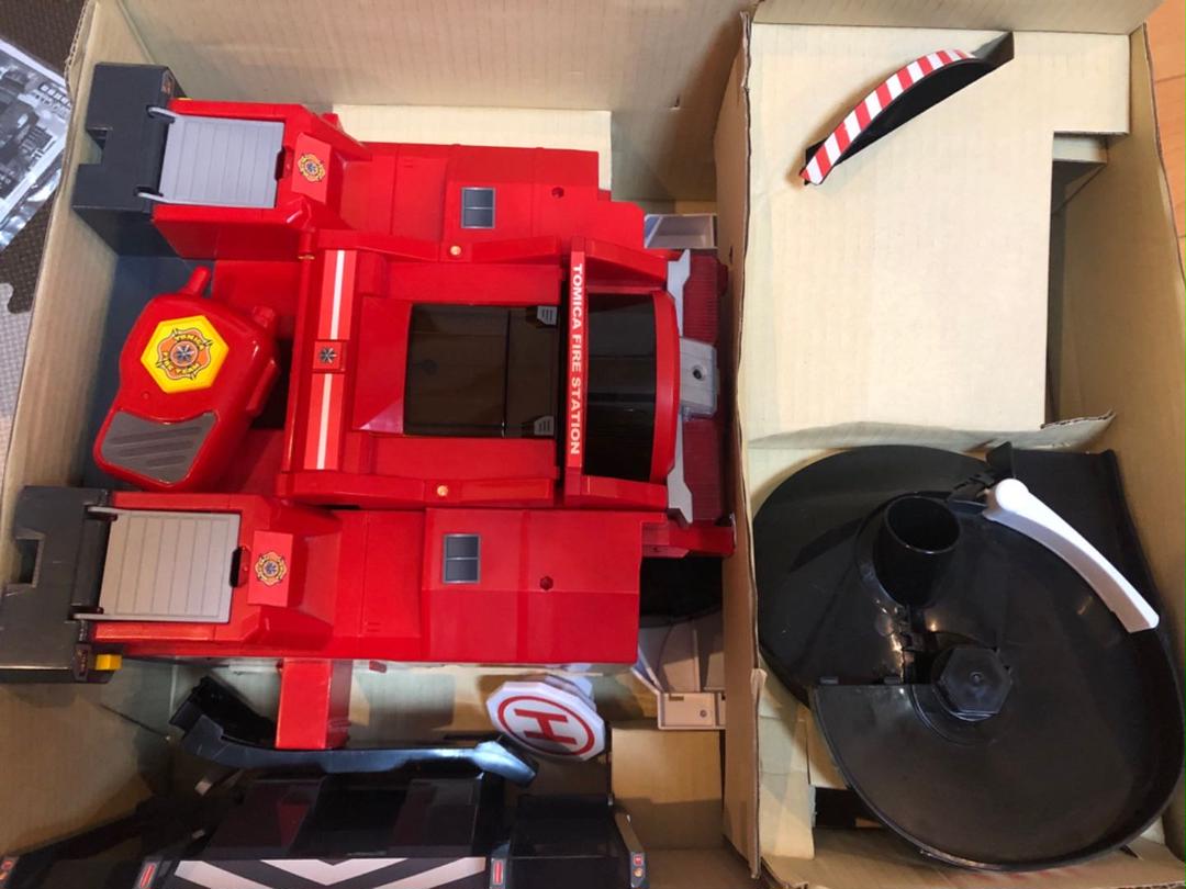 無線でピピッと出動指令 生産終了 廃番品 nxcVv-m69044141164 変形ファイヤーステーション トミカ 在庫HOT