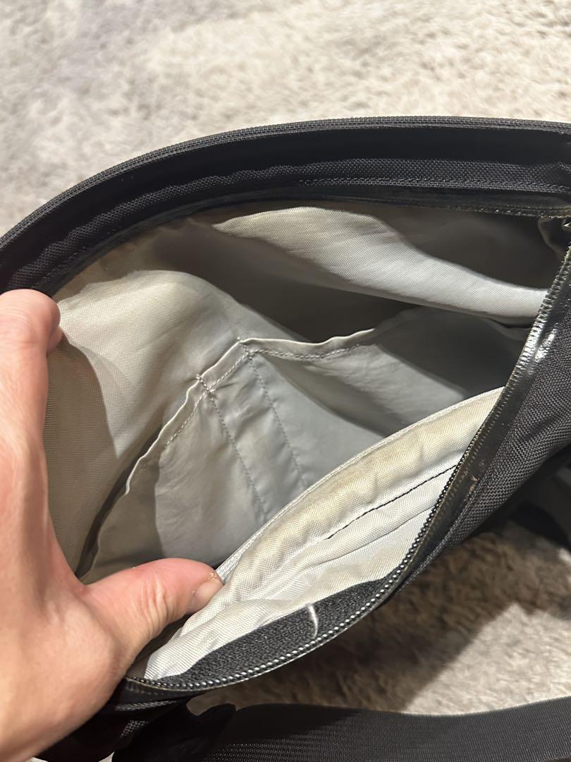 ARC’TERYX アークテリクスArro 8 黒 ナイロン ショルダーバッグ
