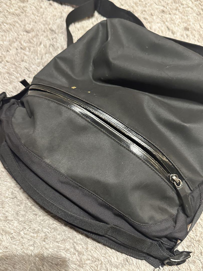 ARC’TERYX アークテリクスArro 8 黒 ナイロン ショルダーバッグ