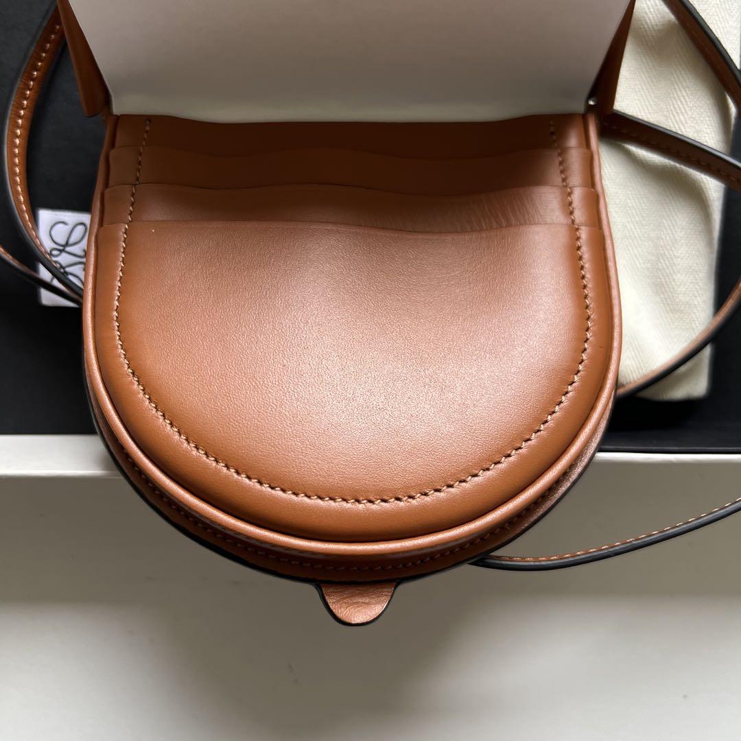 【定価 75,000円】LOEWE ヒール バッグ 新品未使用 付属品完備 定価 75,】LOEWE ヒール バッグ 新品未使用 付属品完備