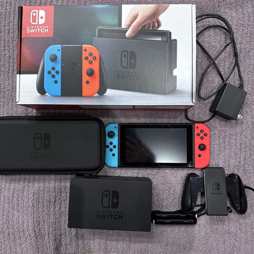 【在庫あり】 美品 匿名配送Nintendo Switch 青/赤 本体 キャリーケース付き Nintendo Switch