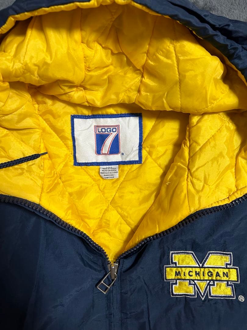 MICHIGAN ミシガン 大学 ウルヴァリンズ 中綿ジャケット カレッジ MICHIGAN ミシガン 大学 ウルヴァリンズ 中綿ジャケット カレッジ