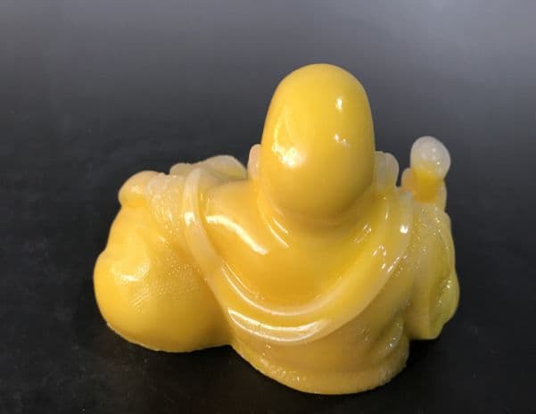 古い骨董品を真似て古い木彫りの樹脂置物ミニ仏を笑います