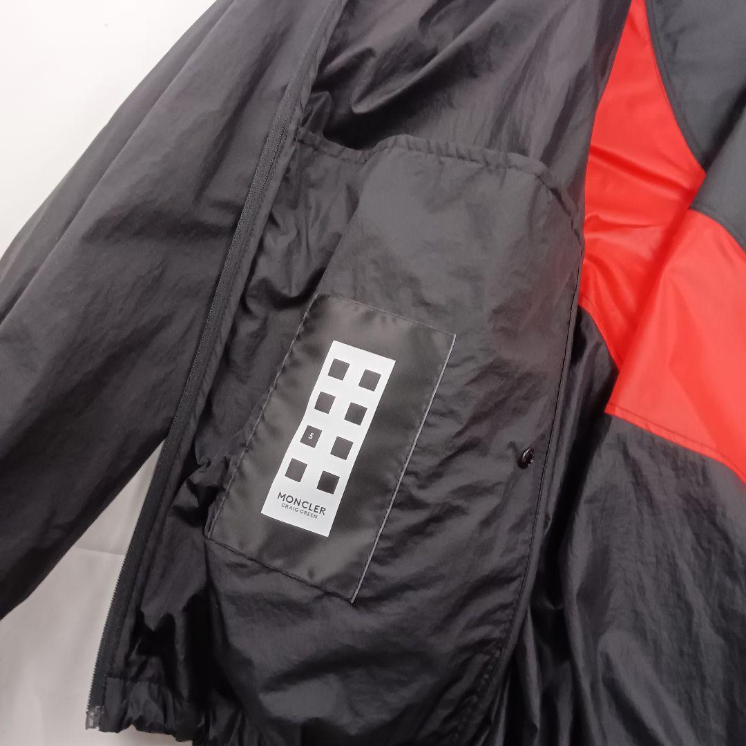新品タグ付き　MONCLER フード付きナイロンジャケット　サイズ4