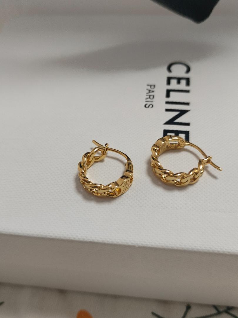 美品❥セリーヌ　ピアス　ゴールド