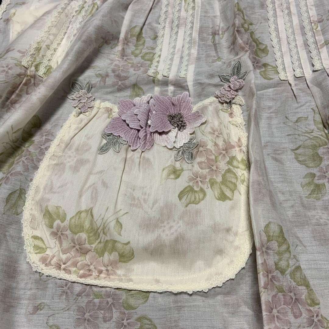 アキアカネ 花柄 レース 豪華エプロン 未使用品