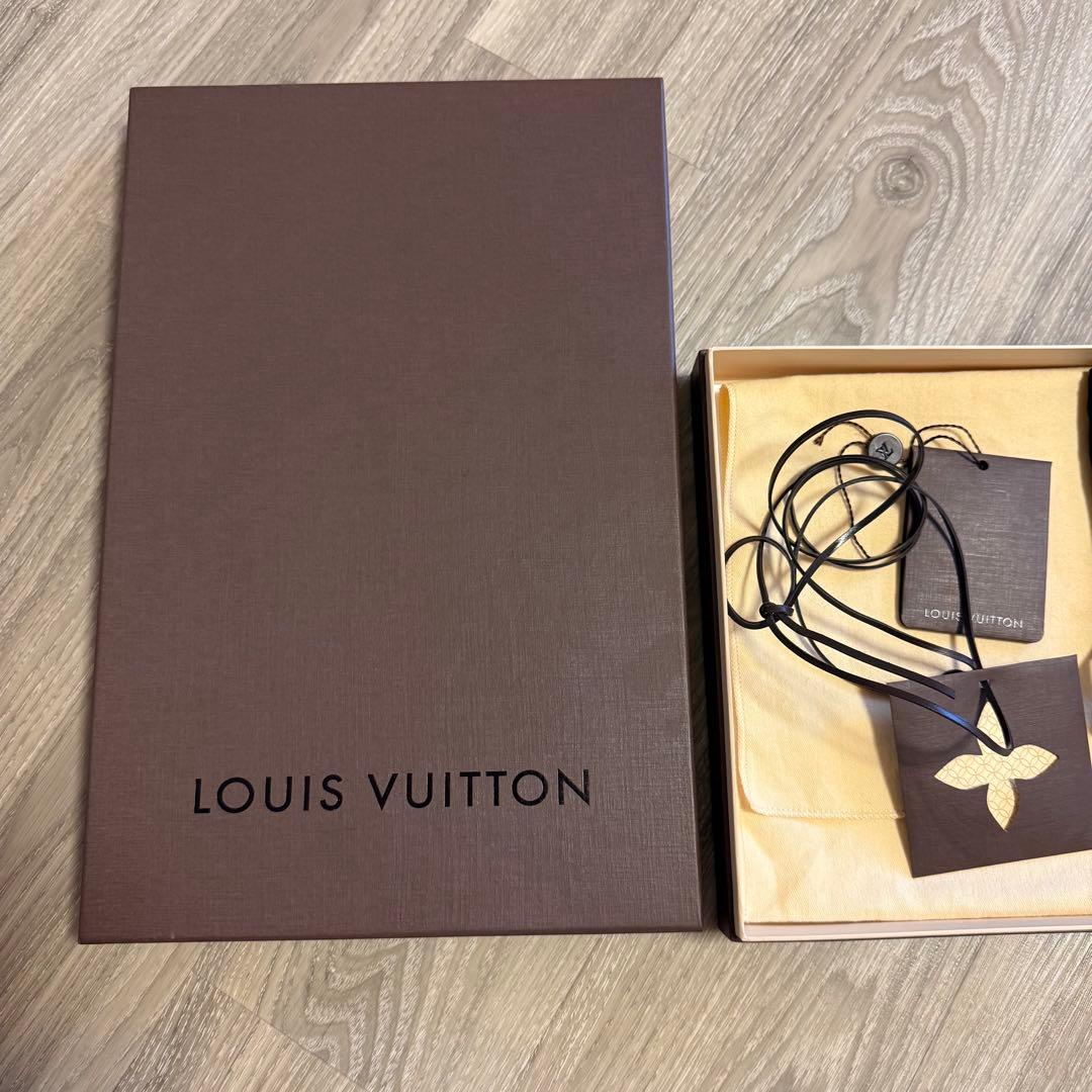 ルイ・ヴィトン ヒョウ柄 大判ストール