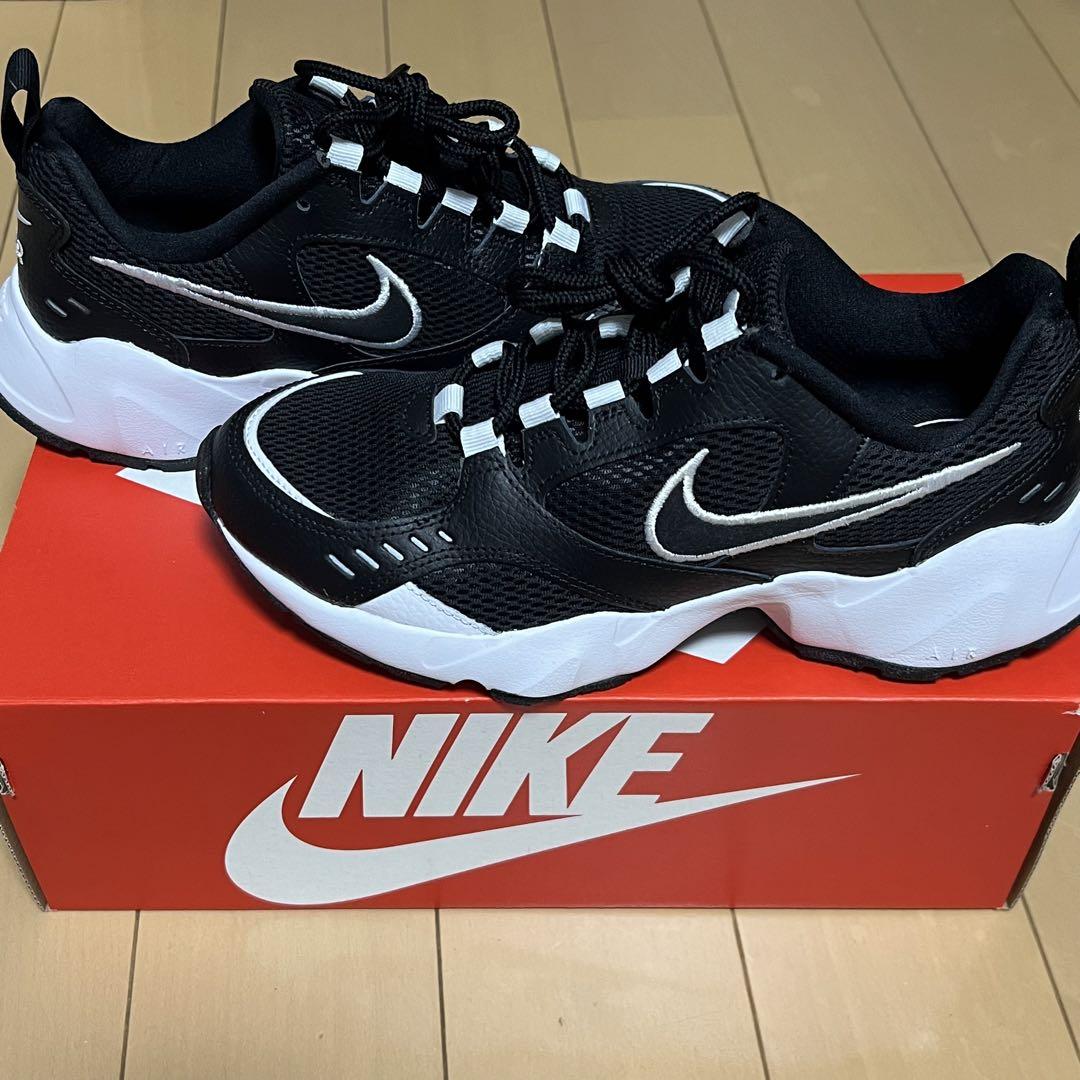 NIKE ウィメンズ　エア　ハイツ 25cm