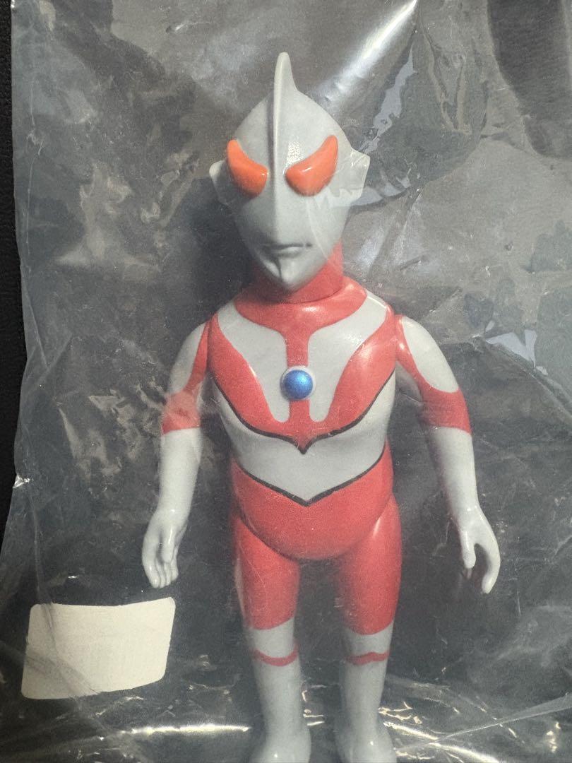 にせウルトラマン