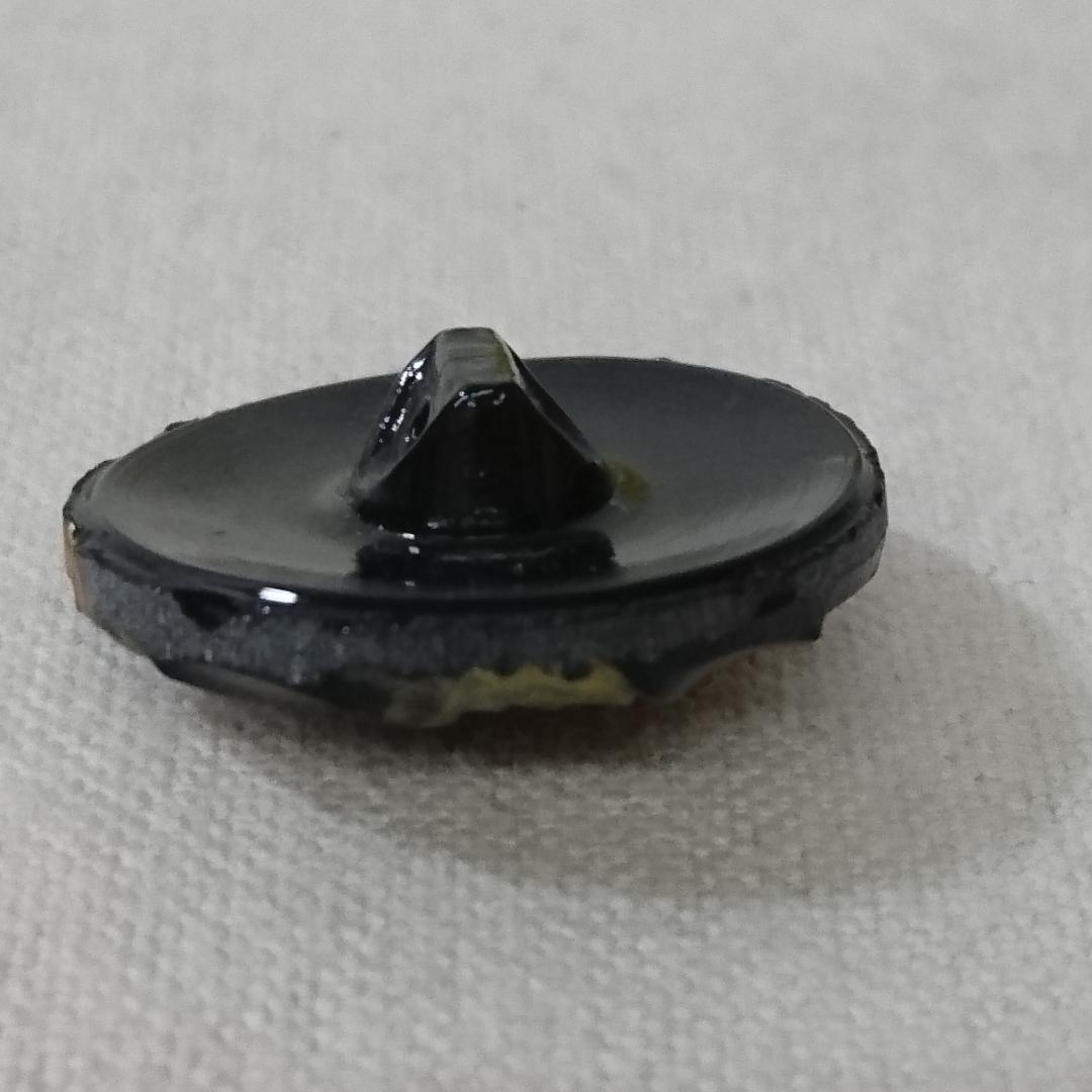 520-11 チェコ製 ボヘミヤガラス アンティークボタン 22ミリ