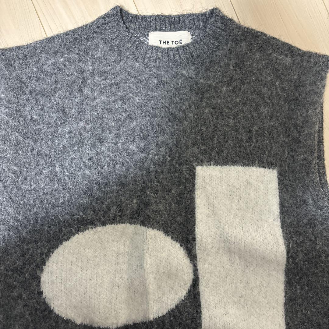 BOURSE MODERN GRAPHIC VEST the toé