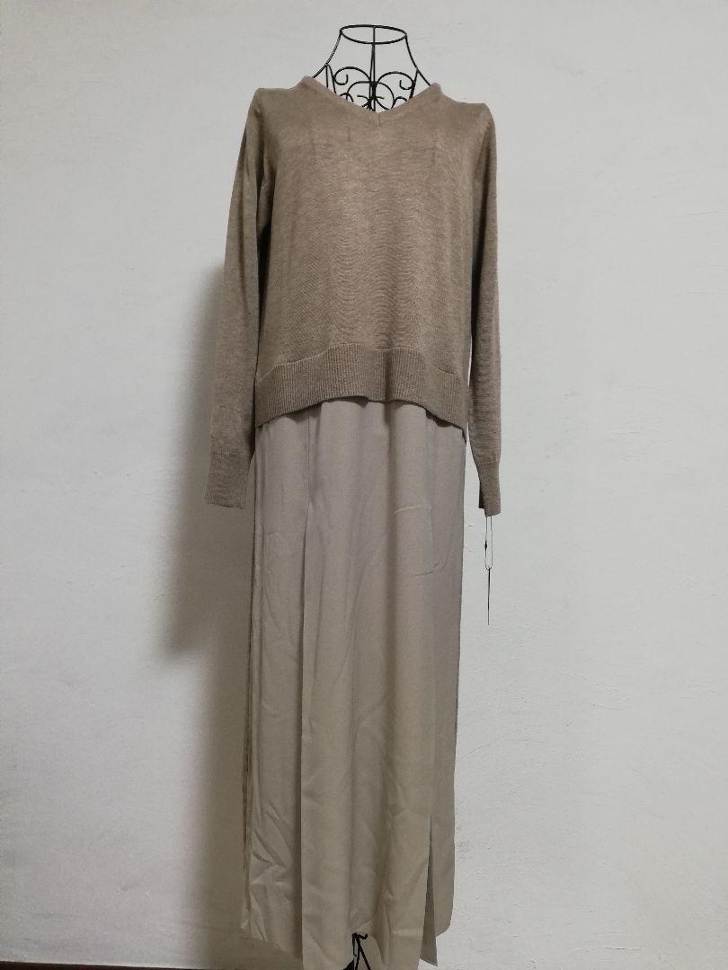 ベージュ タートルネック