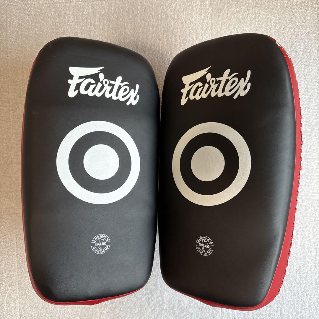 Amazon | Fairtex フェアテックス カーブ キックミット ペア