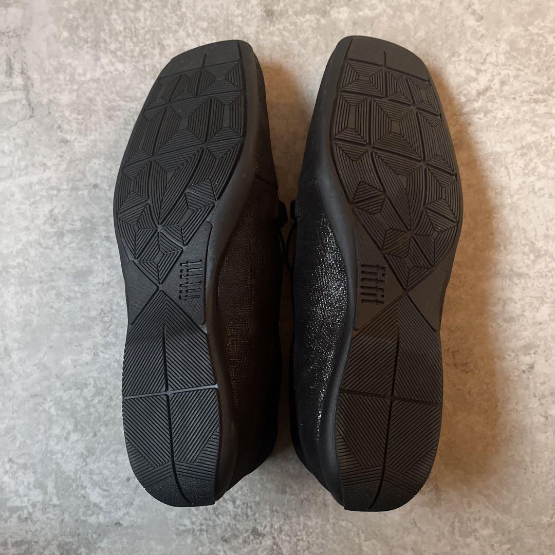 新品未使用 fitfit カーブチェーンスクエアフィットフラットシューズ 24