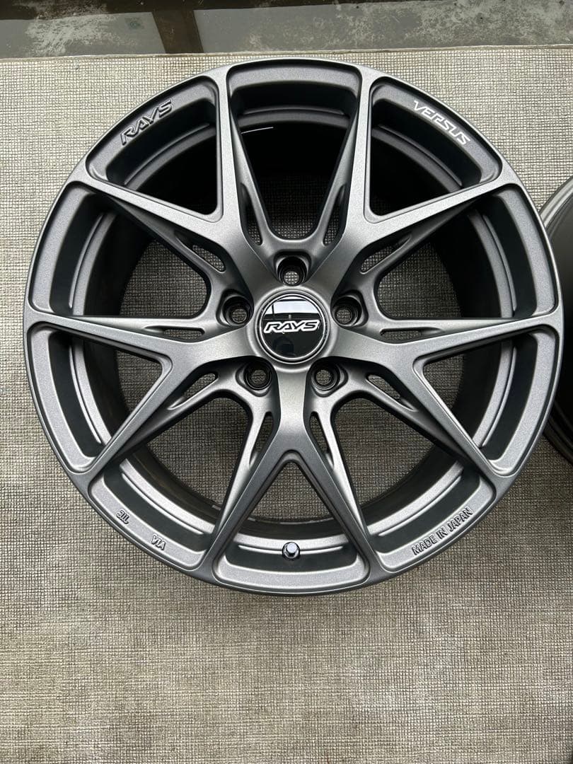 RAYSホイール VERSUS