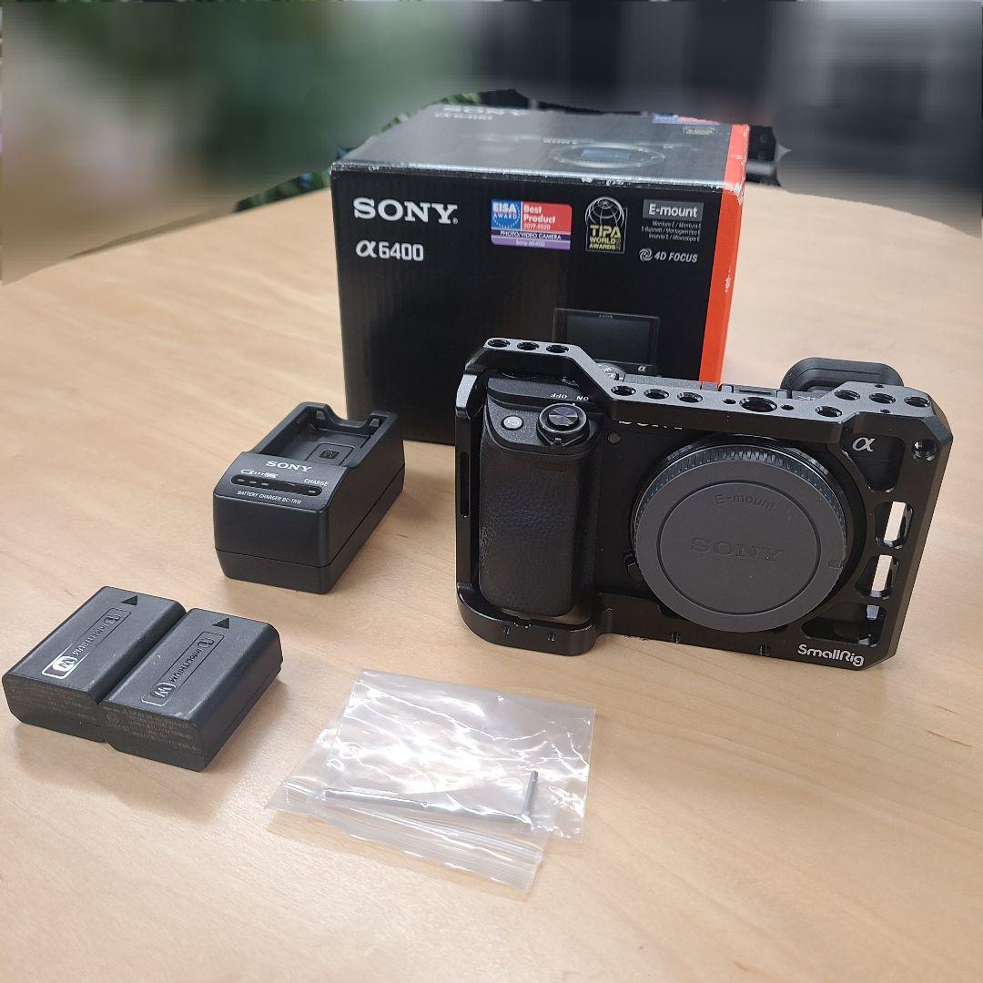 ブラック系【驚きの値段】 SONYカメラ α6400 値下げ中!! デジタル 無料で配送 SONY α6300+UURigミラー+RODEマイク付 デジタルカメラ