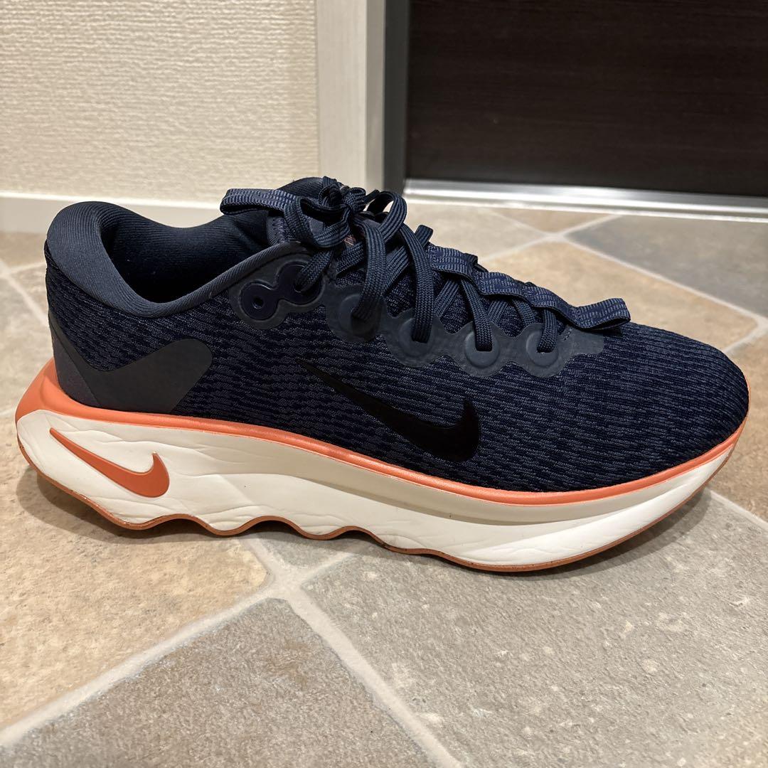 Nike ナイキ　モティバ　27cm