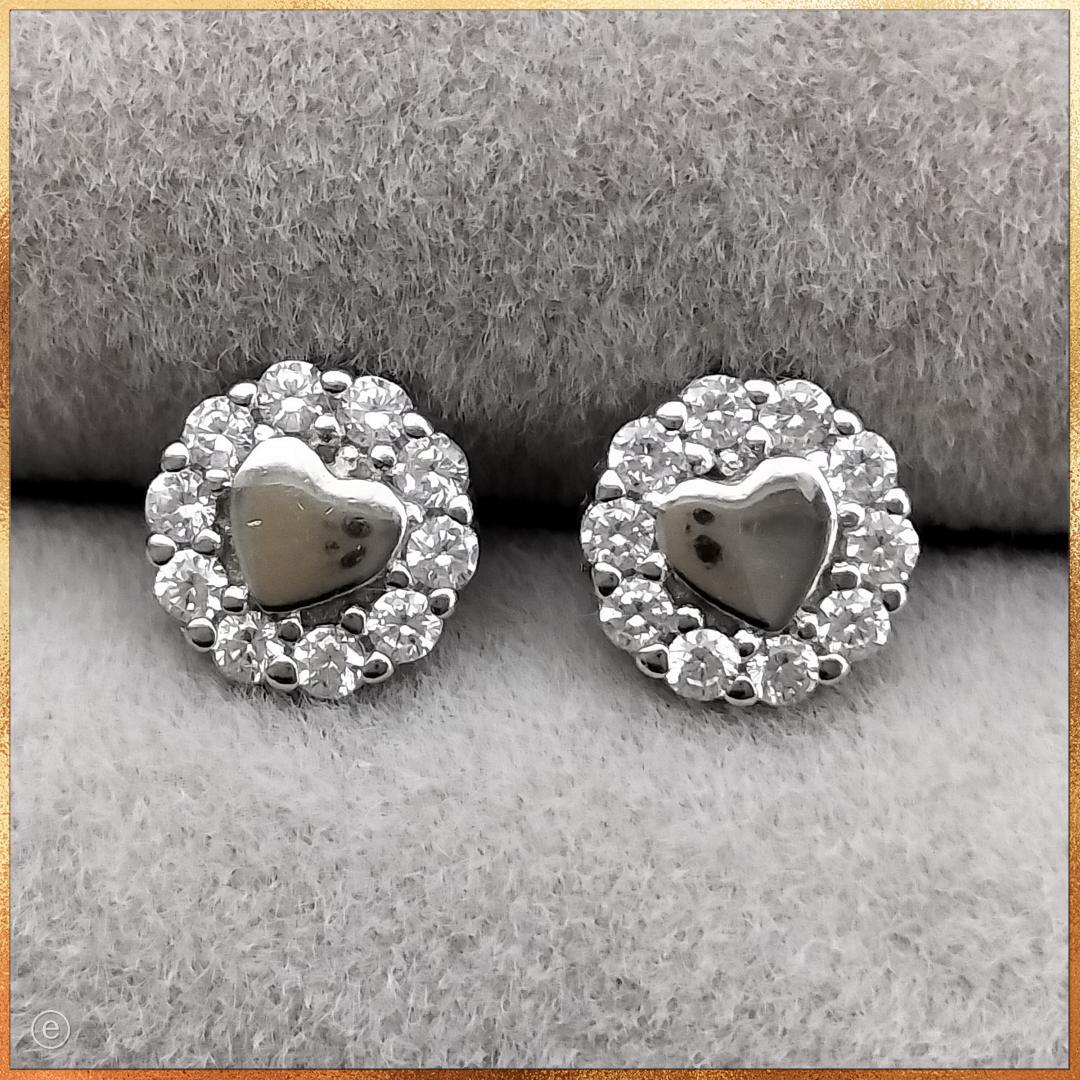 ピアス