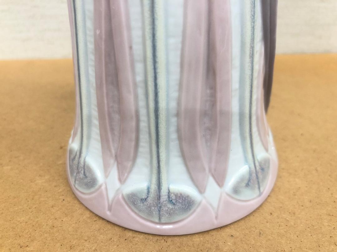 リヤドロ□花束を抱きしめている少女 磁器人形 フィギュア 置物