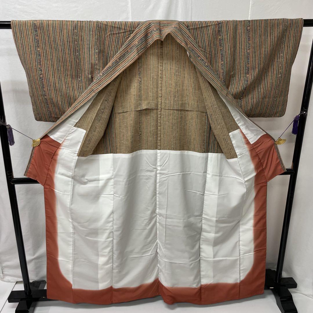 単衣 ★ 紬風 縦縞 花唐草文様 洗える着物 化繊 八掛 背伏せ付 y389 単衣 紬風 縦縞 花唐草文様 洗える着物 化繊 八掛 背伏せ付 y