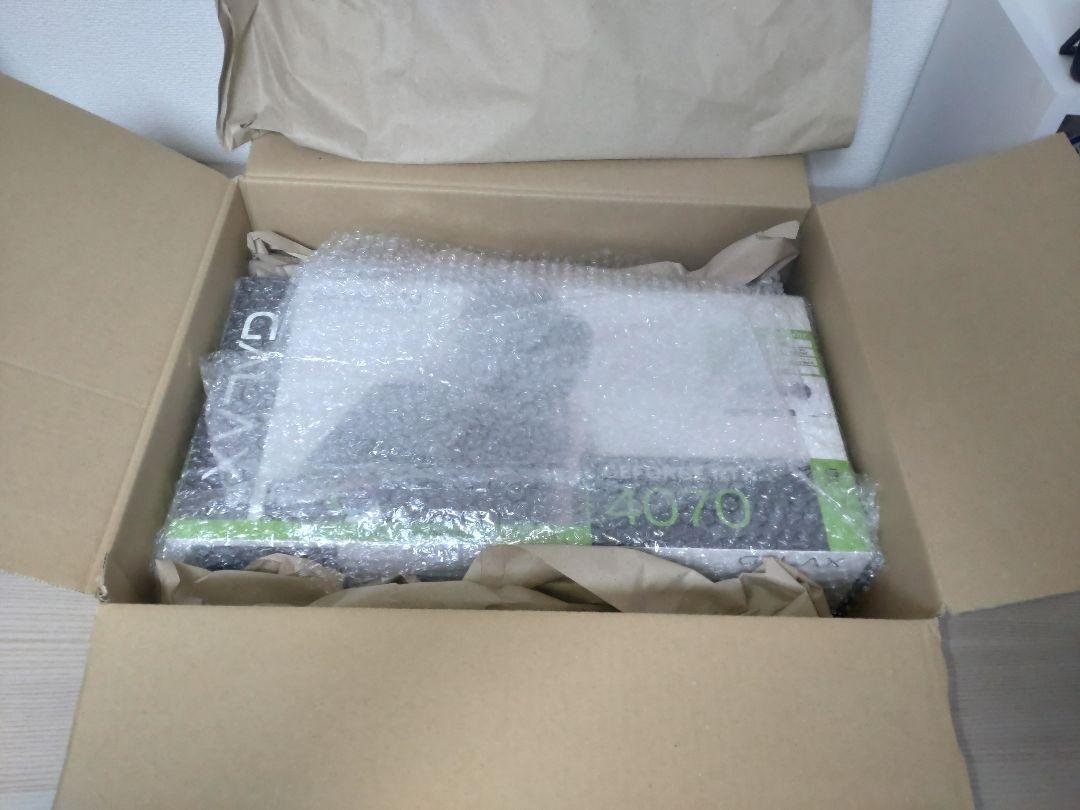 玄人志向 GeForce RTX 4070 搭載 グラフィックボード　白 玄人志向、「GeForce RTX 4070 Ti SUPER」を搭載したホワイト