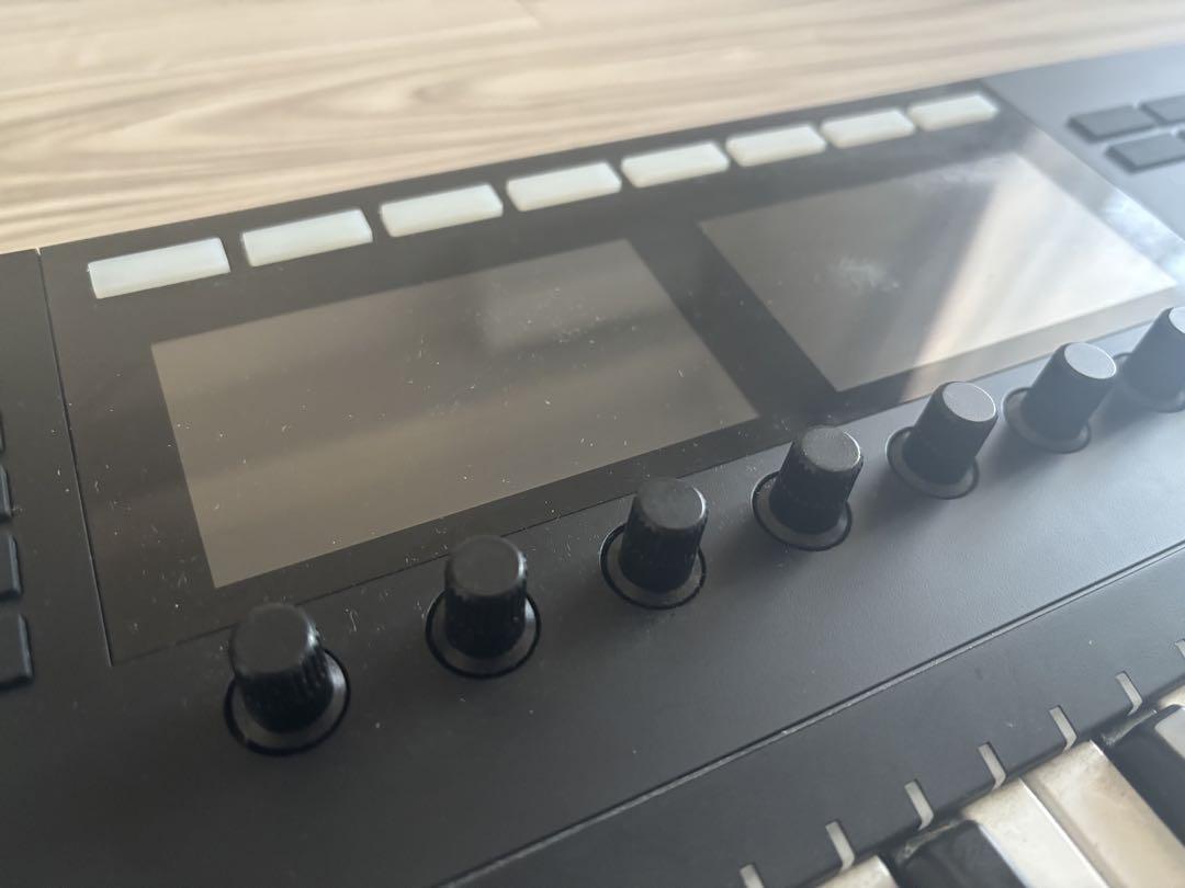 KOMPLETE KONTROL S49 MK2 MIDIキーボード