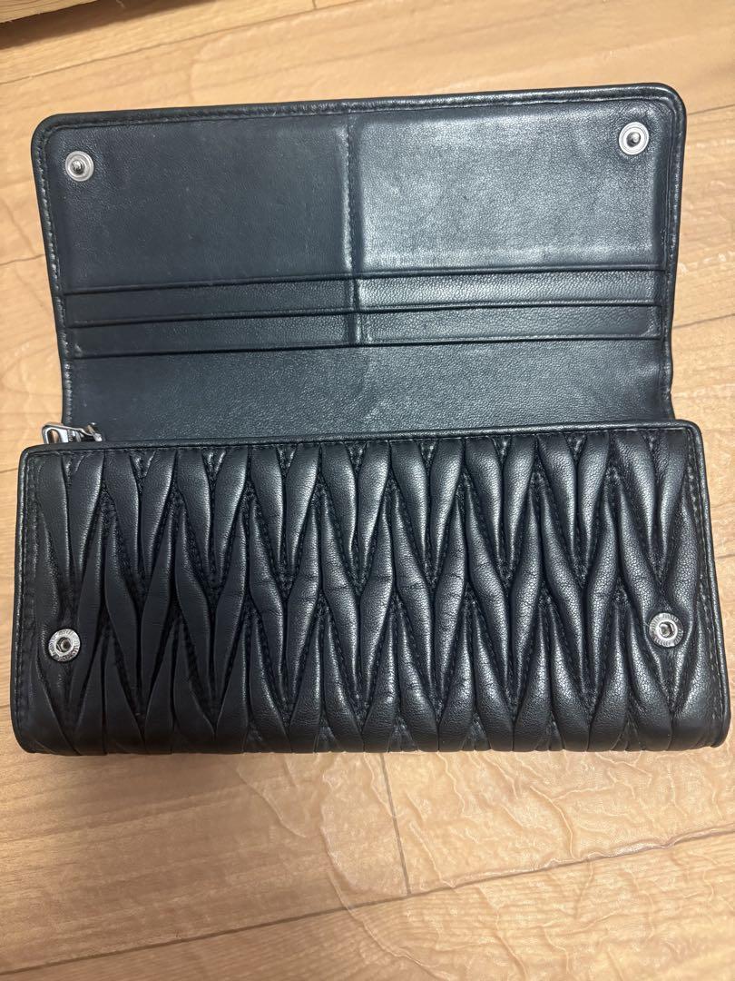 miumiu 二つ折り長財布 ブラック