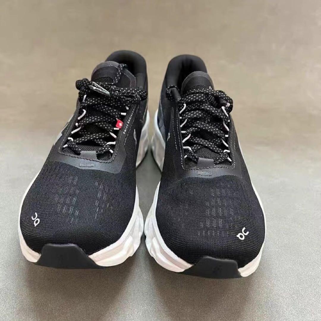 ON ブラックスニーカー 23.5cm